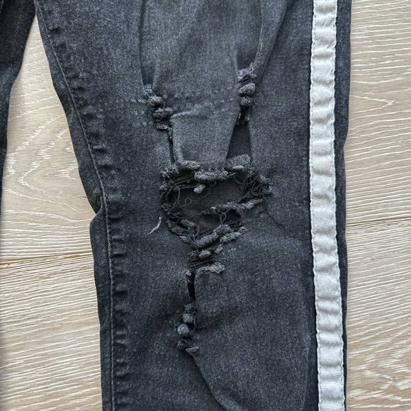 Black Skinny Stretch Ripped Jeans - Picture 2 of 5